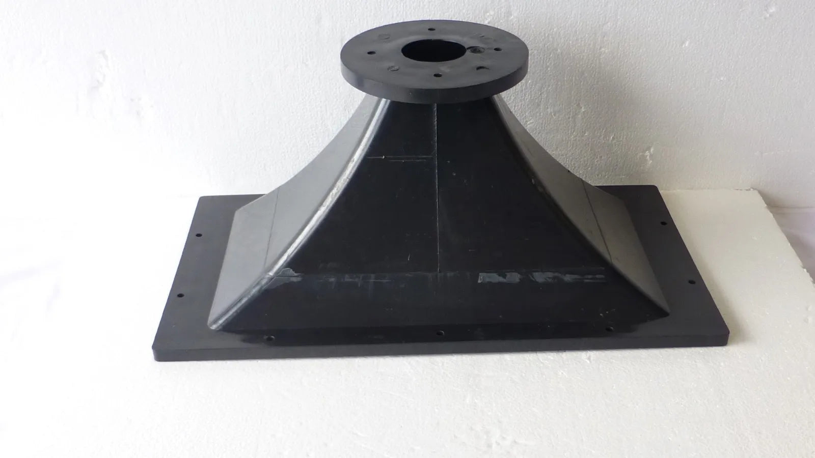 2" Throat Horn Bolt-On 18"x10"For Assorted Bolt On 2"Exit Drivers 90°x 40°(398)